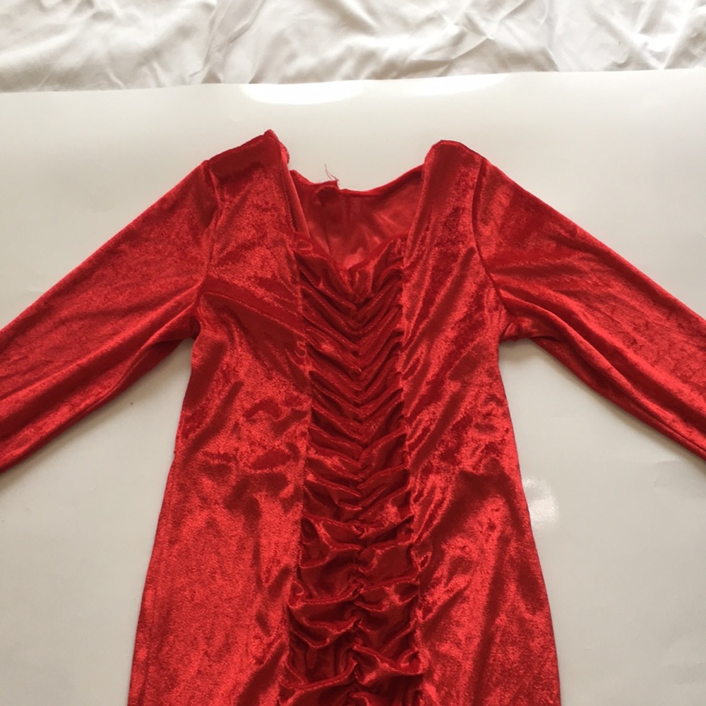 SPICY RED DRESS WITH LEG SLIT